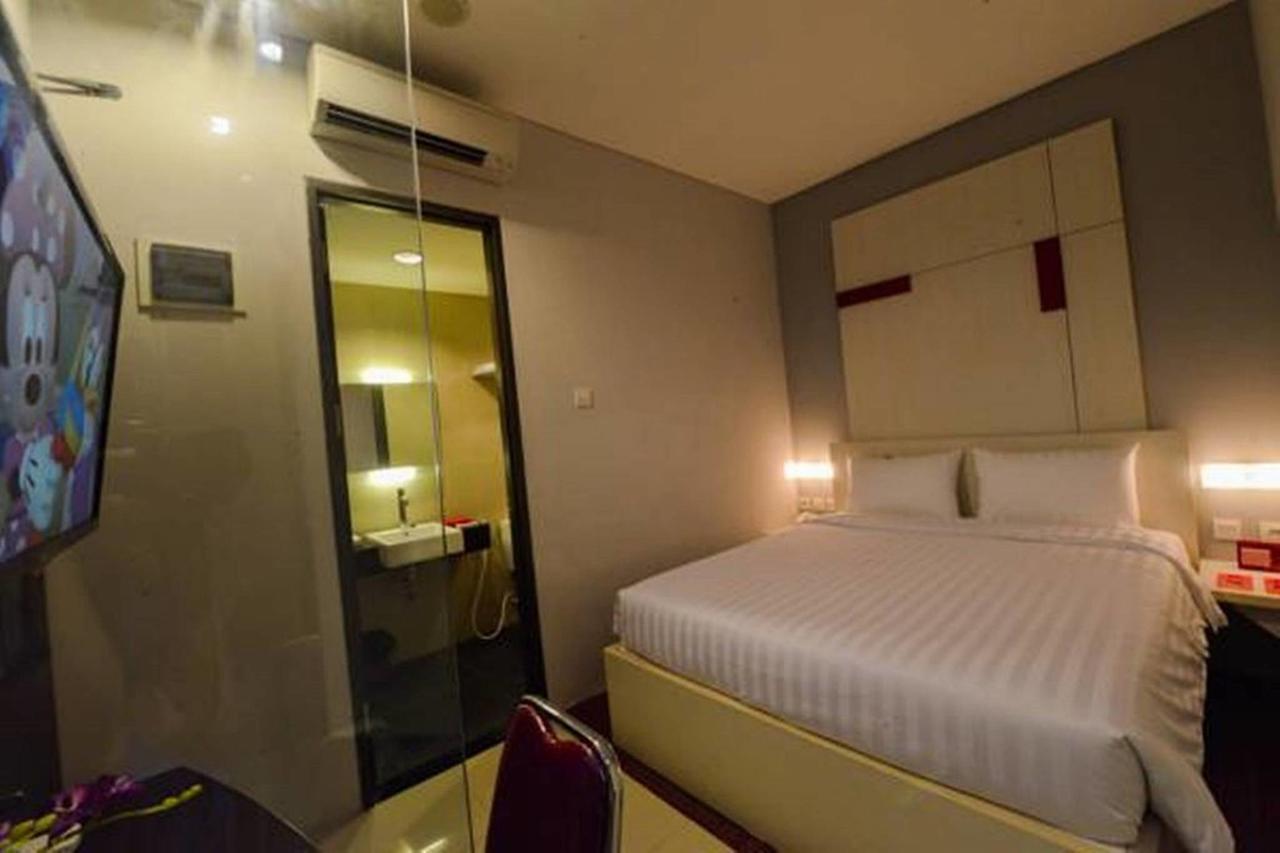 D'Hotel Jakarta Exterior photo