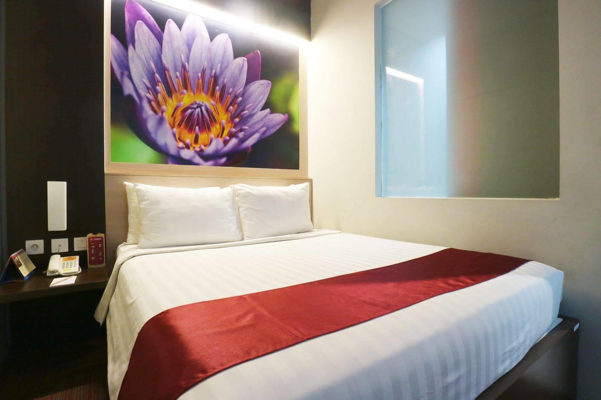 D'Hotel Jakarta Exterior photo
