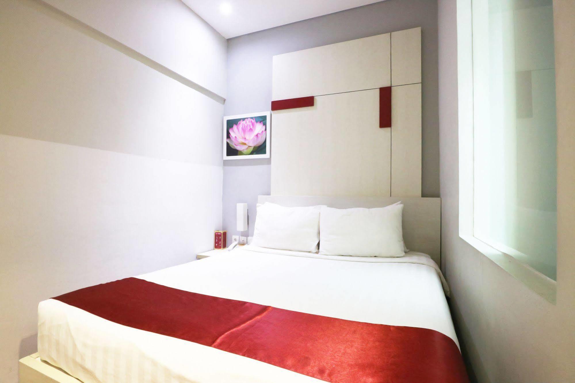 D'Hotel Jakarta Exterior photo